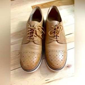 Clark’s oxfords size 9.5